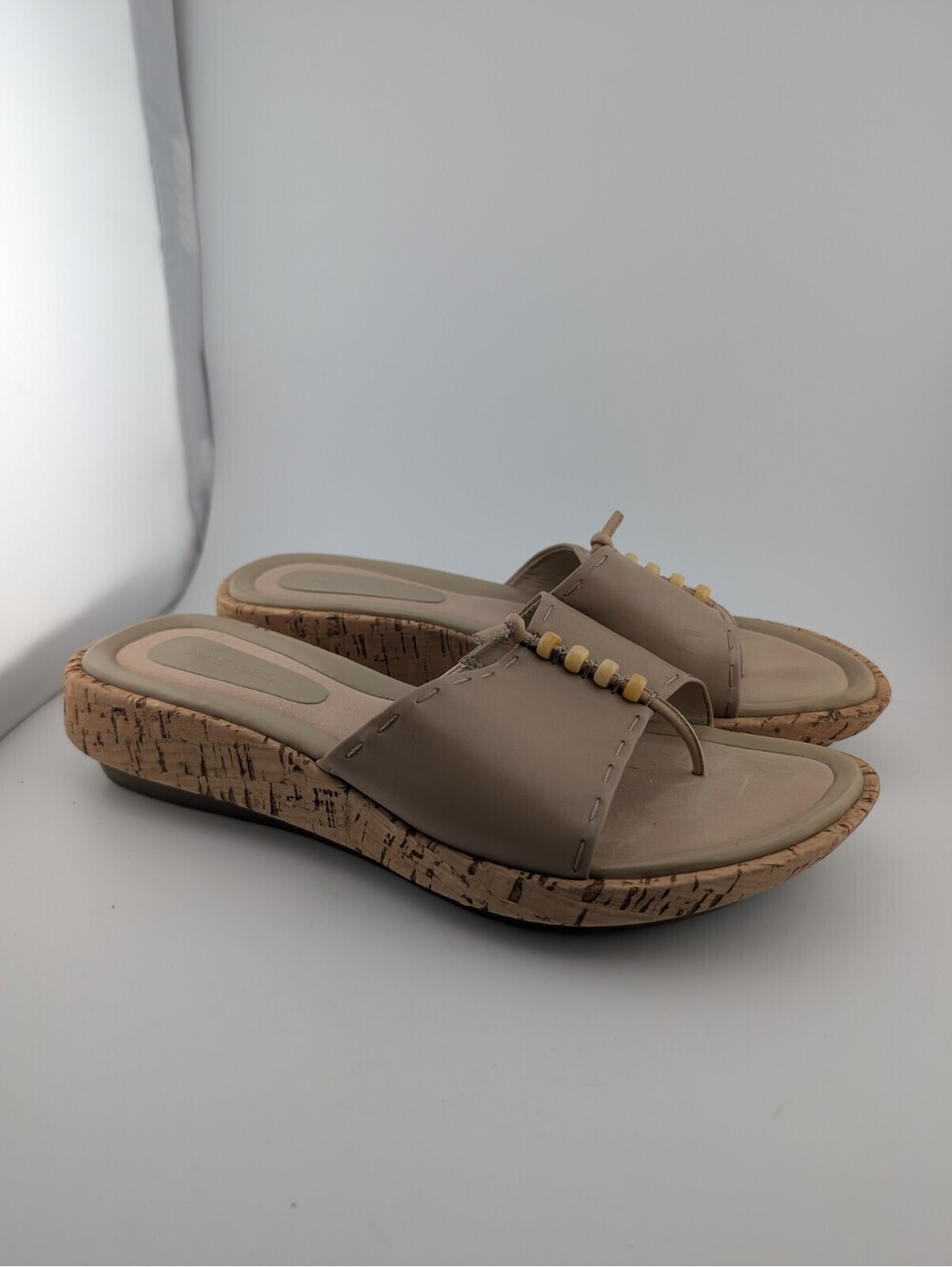 Nine West Size 8.5 Leather And Cork Sandals Slides Beige Tan Beaded Boden